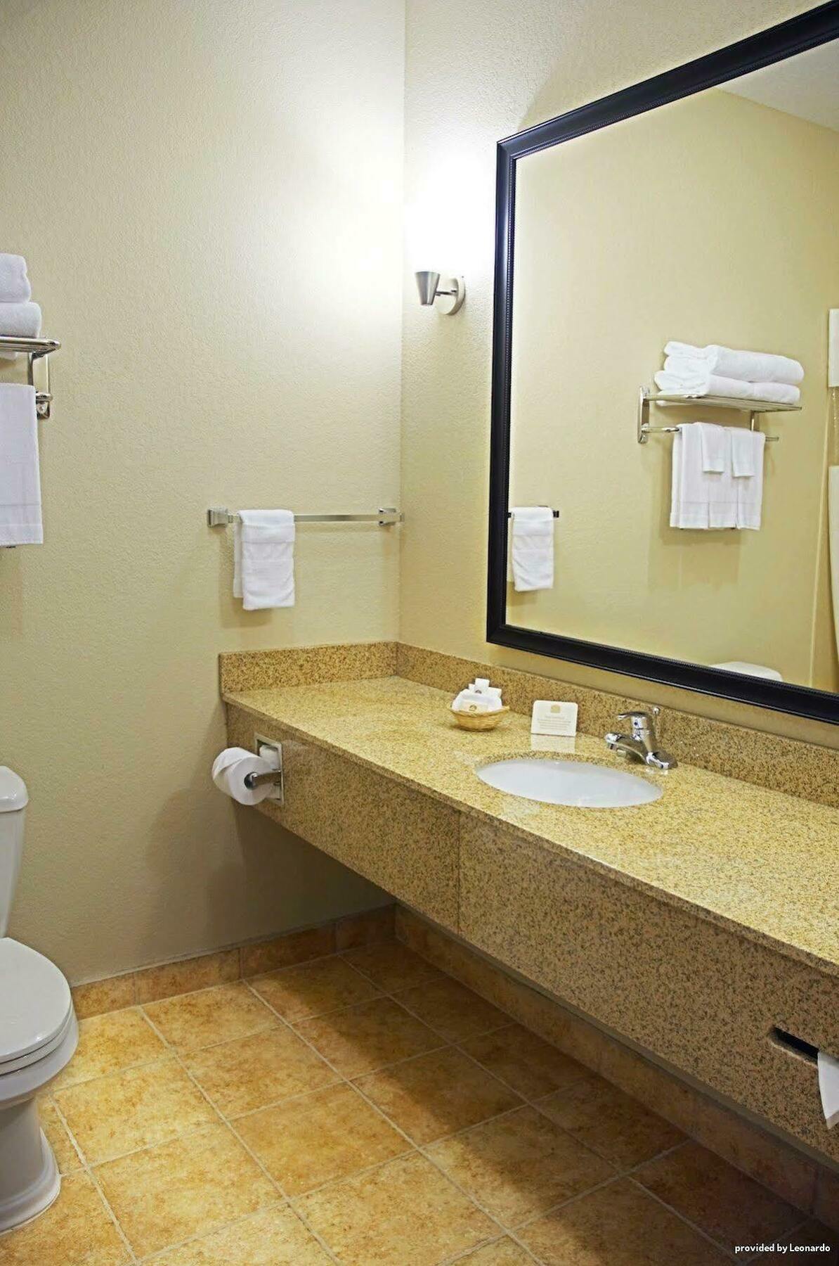 Best Western Plus Eastgate Inn & Suites Ουιτσιτά Δωμάτιο φωτογραφία
