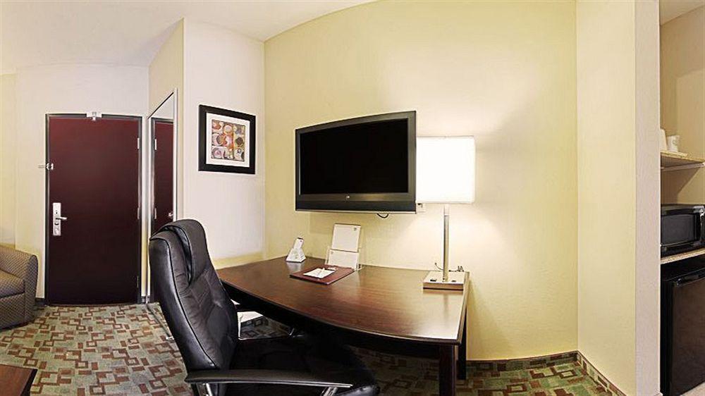 Best Western Plus Eastgate Inn & Suites Ουιτσιτά Εξωτερικό φωτογραφία